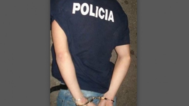 Efectivo policial robó a una mujer